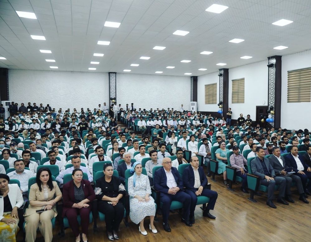 Full house at grand launch Chinar Medicos